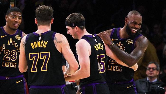 LeBron James'ten bir rekor daha