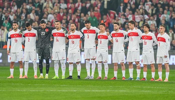 Milli yıldızın transferde kafası karıştı! F.Bahçe'ye kötü haber...