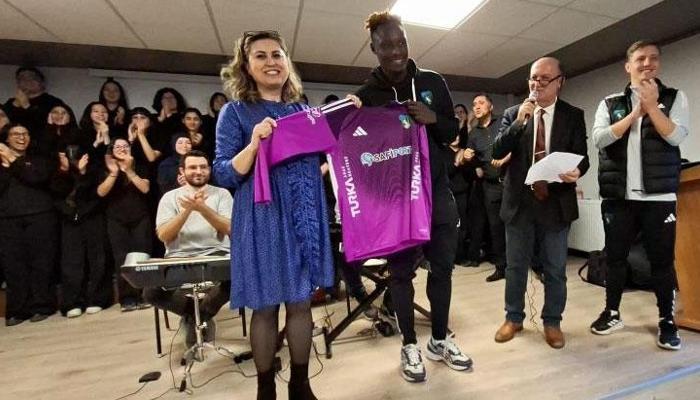 Kocaelispor'dan öğretmenlere sürpriz ziyaret