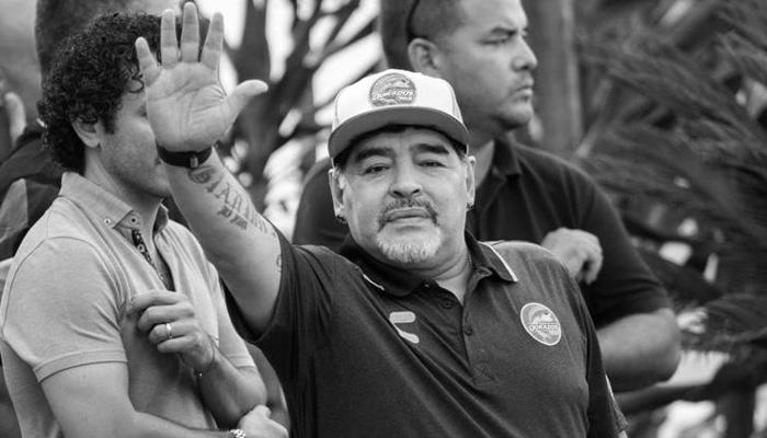 Maradona ölüm yıl dönümünde anılıyor