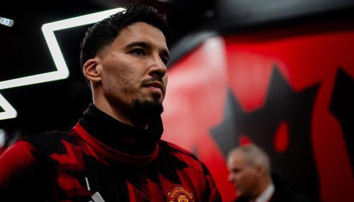 Milli kaleci Altay Bayındır İstanbul devinin radarına girdi