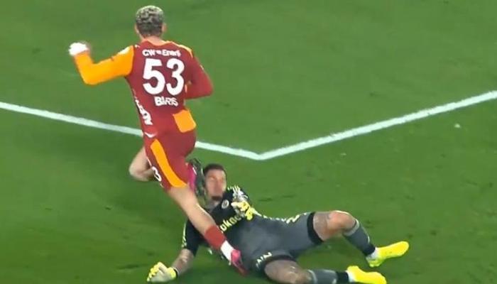 Galatasaray'ın penaltı beklediği an