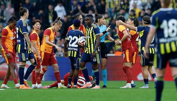 Fenerbahçe, Kadıköy'de Galatasaray'ı yenip liderliği aldı (Kadın Futbol)