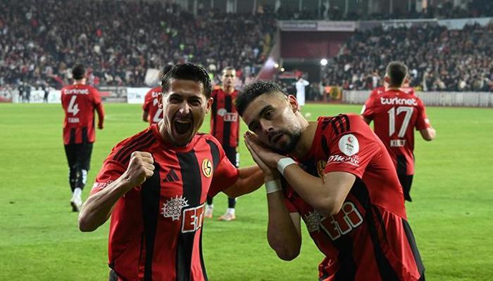Eskişehirspor fişi ilk yarıda çekti