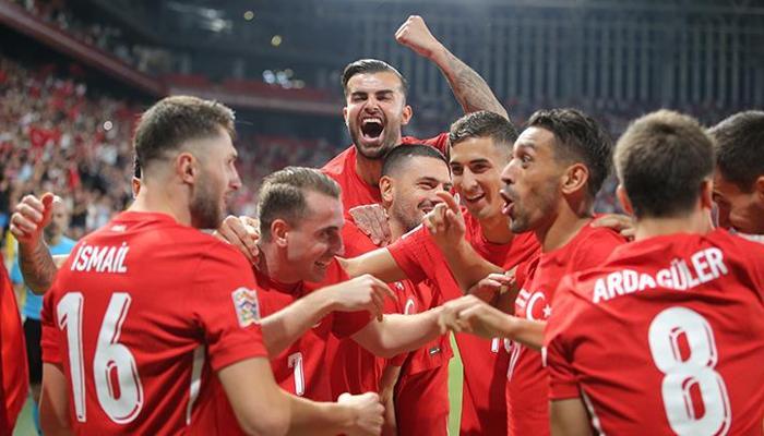 Milli futbolcu ezeli rakip yolunda! Başkanlar randevulaştı...