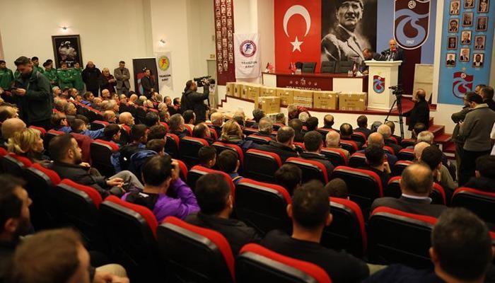 Trabzonspor yönetimi amatör kulüplere malzeme yardımı törenine katıldı