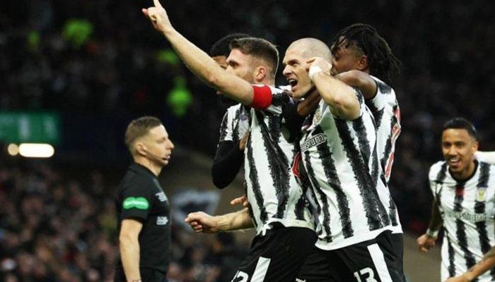 İskoçya Lig Kupası'nı Celtic'i 3-1 yenen St. Mirren kazandı!