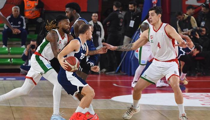 Karşıyaka evinde yıkıldı