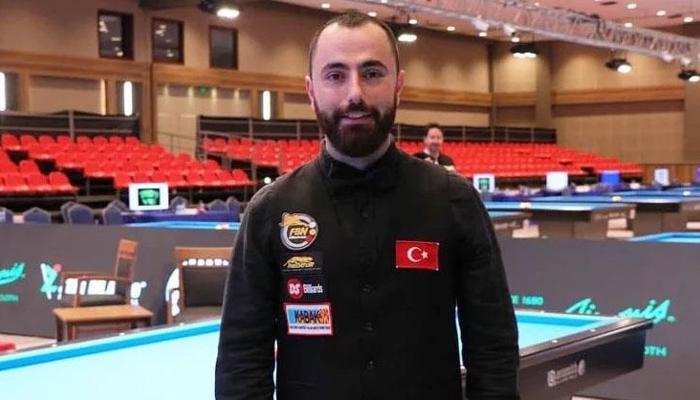 Bant Bilardo Şampiyonası'nda kazanan Berkay Karakurt