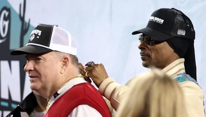 Ünlü rapçi Snoop Dogg, Amerikan futboluna sponsor oldu!