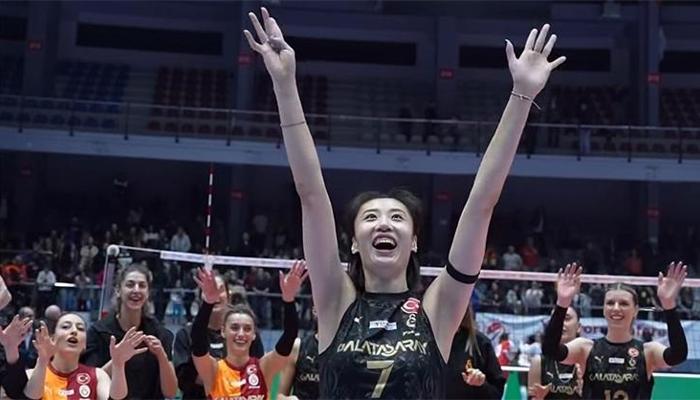 Yuanyuan taraftara hayran kaldı