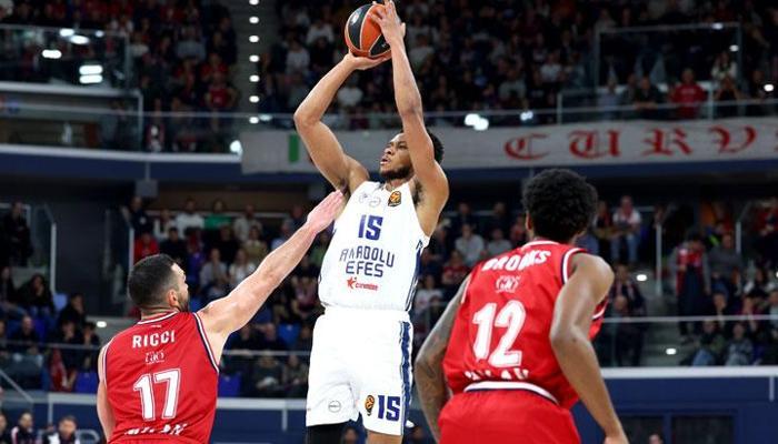 Anadolu Efes'in mağlubiyet serisi Milano'da 5 maça çıktı