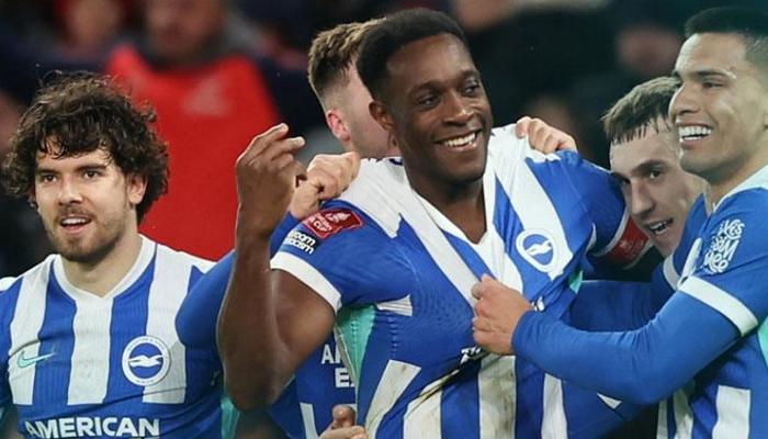 Ferdi'li Brighton, FA Cup'ta ManU'yu eleyerek tur atladı