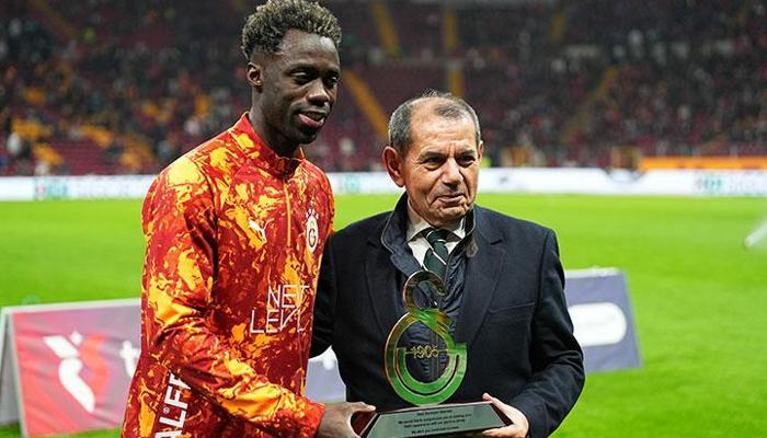 Davinson Sanchez Galatasaray'da 100'ler kulübüne girdi