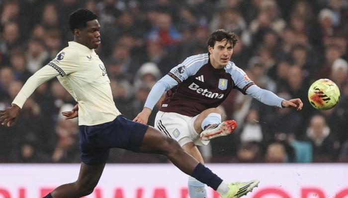 Aston Villa sahasında tek golle kazandı