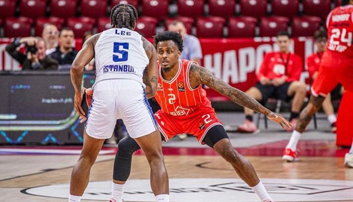 Anadolu Efes 2. yarıda yine kayıp! Kan kaybı sürüyor