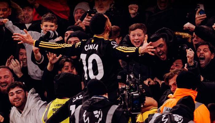 Premier Lig'in zirvesine Manchester United ayarı