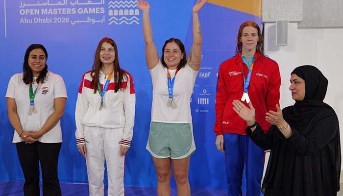 Milli yüzücü Bengisu Avcı rekor kırdı