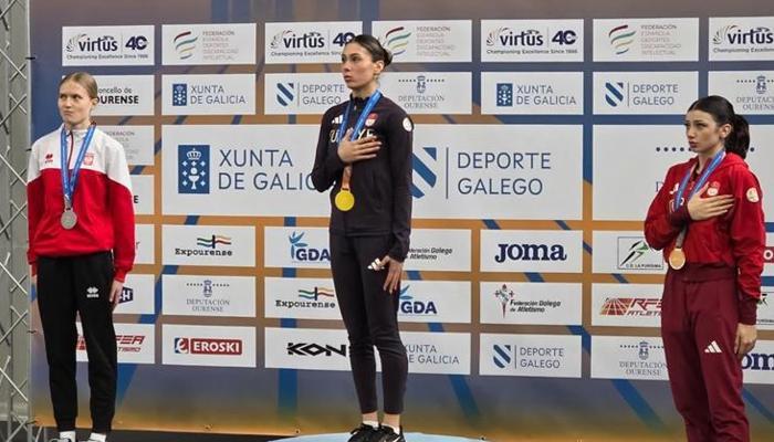 Milli sporcu Aysel Önder tarih yazdı!