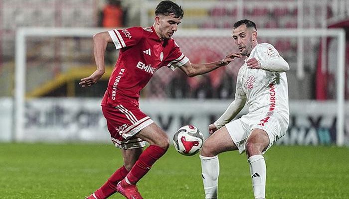 Ümraniyespor - Pendikspor maçında gol sesi çıkmadı