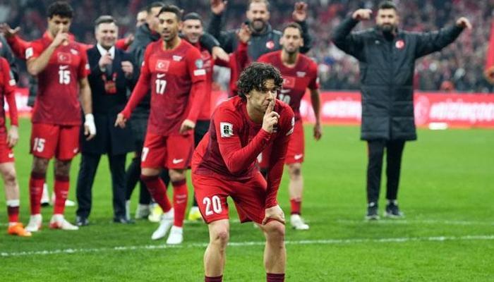 Romanya'yı yıktı, üçlüyü çektirdi