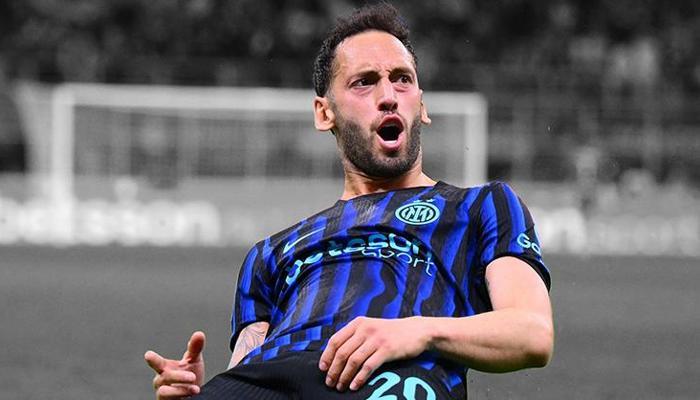 Herkes Hakan Çalhanoğlu'nun attığı golü konuşuyor!