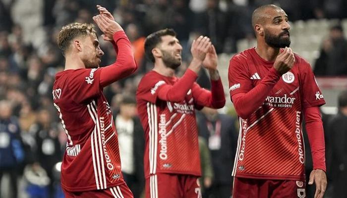 Antalyaspor deplasman galibiyetini unuttu