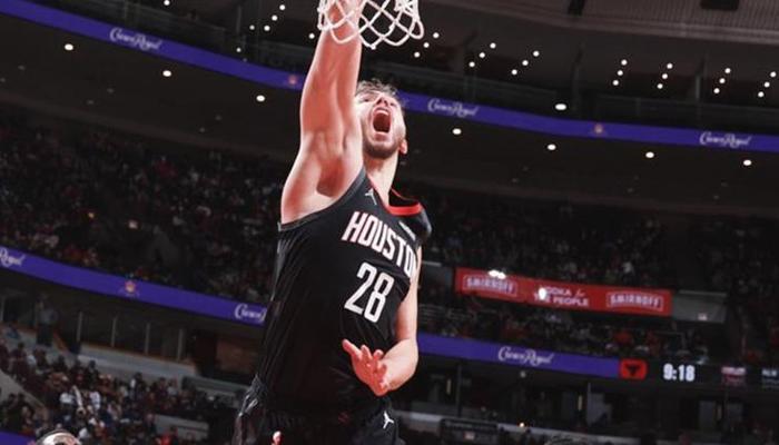 Alperen'li Rockets, Lakers'a mağlup oldu