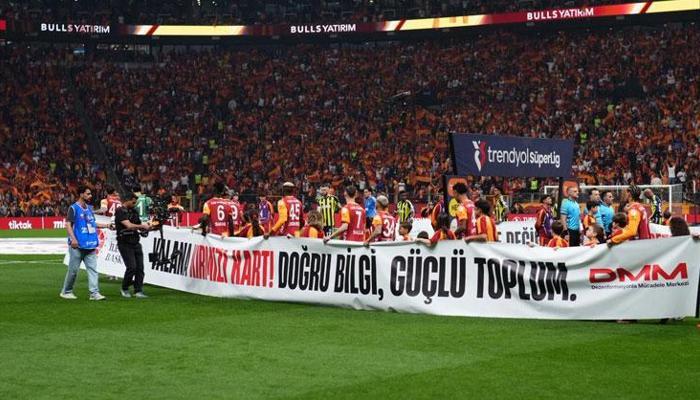 Dev derbide 'Dezenformasyona kırmızı kart