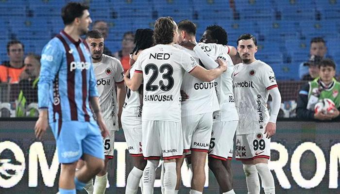 GENÇLER BAŞARDI! Trabzon'da 3 puan 3 golle geldi