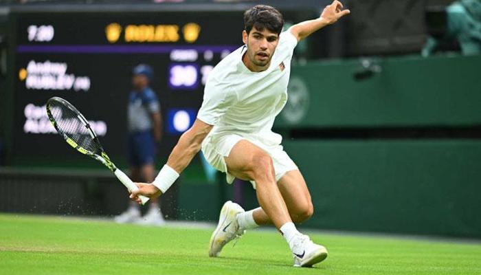 Carlos Alcaraz Wimbledon'u da pas geçti