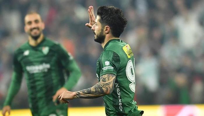 Bursaspor'da Barış Gök imzayı attı