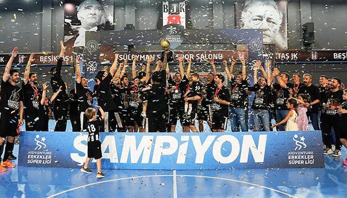 Hentbolda şampiyon Beşiktaş, kupasına kavuştu
