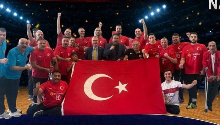 Voleybol Erkek Milli Takımı'ndan gümüş madalya