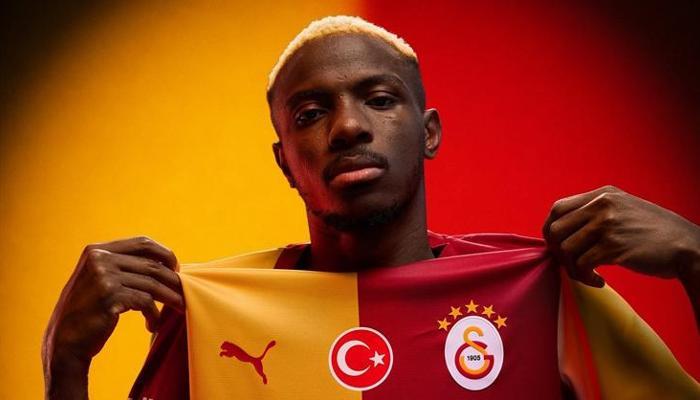 Osimhen basketbola da el attı!