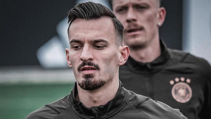 Augsburg, Fenerbahçe’den 4 milyon Euro’ya aldığı Berisha’yı rekor ücrete satıyor