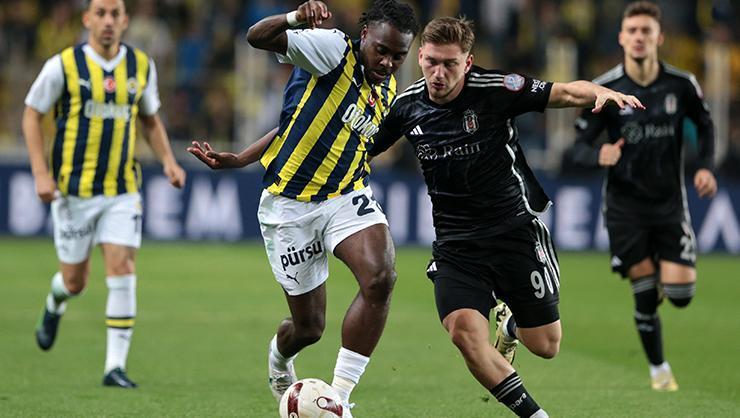 Fenerbahçeli taraftarlardan Semih Kılıçsoy'a alkış!