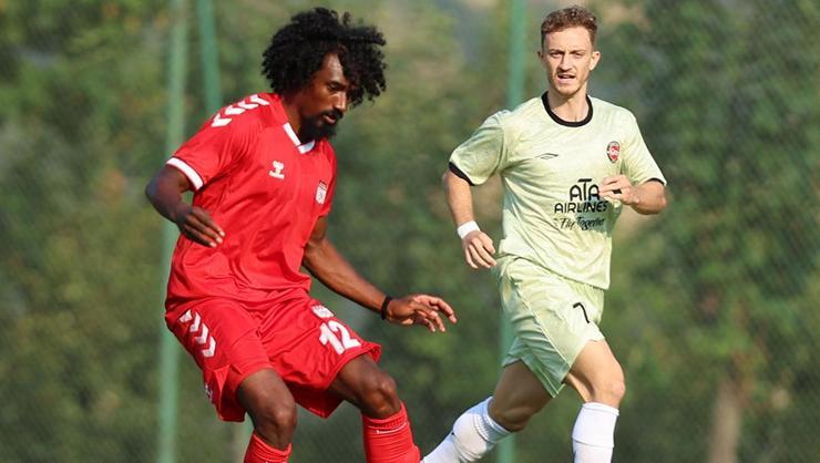 Sivasspor, Tractor FC'ye farklı kaybetti: 0-4