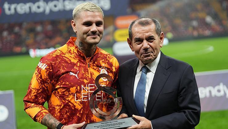 Galatasaray'da 100. maçına çıkan Mauro Icardi'ye plaket verildi