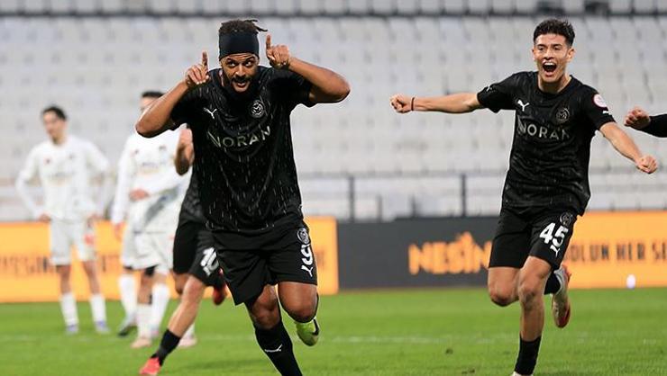 Manisa'da haftalar sonra gelen 3 puan sevinci... Manisa FK - Vanspor FK maç sonucu 2-1