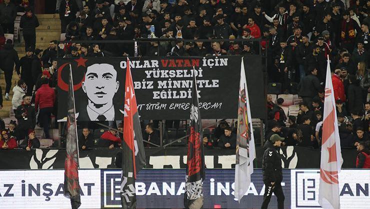 Eskişehirspor taraftarı hava şehidi Emre Mercan'ı unutmadı