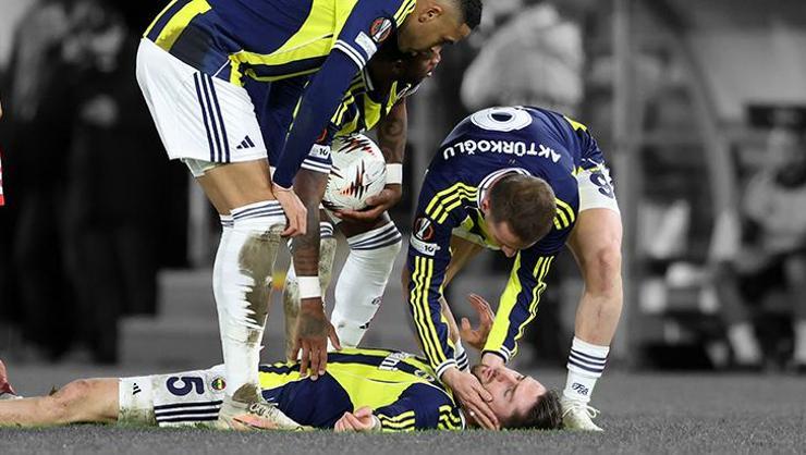 Fenerbahçe'de korkutan sakatlık: Riske edilmedi, oyundan çıkarıldı
