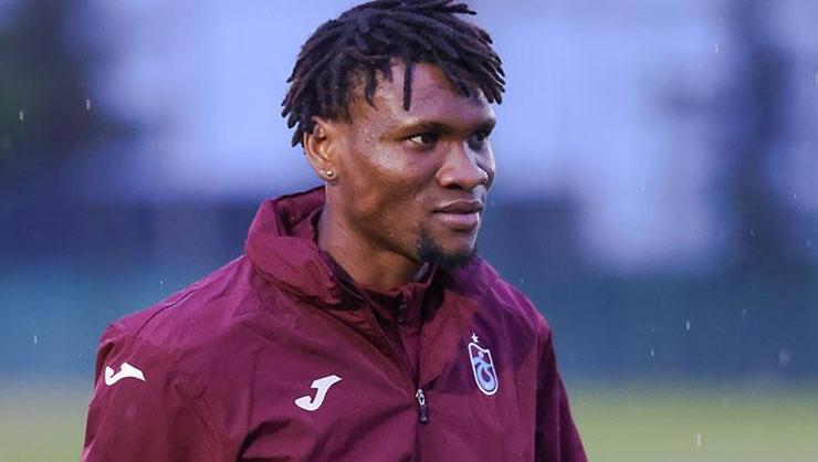 Trabzonspor’da yeni transfer Chibuike Nwaiwu ilk idmanına çıktı