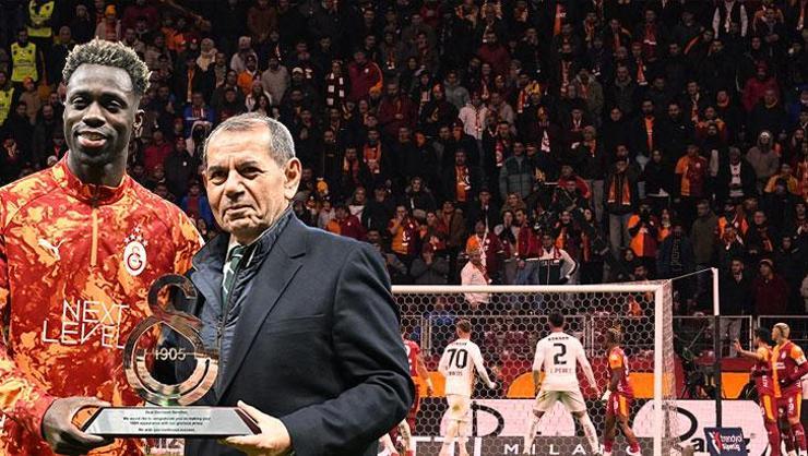 Galatasaray taraftarından Dursun Özbek tepkisi: Bayo attı, 'yönetim istifa' sesleri yükseldi
