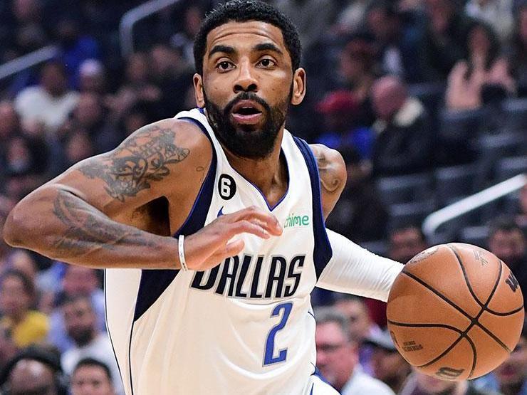 Traveling in Basketball Explained: Definition, Rules, and Common Examples