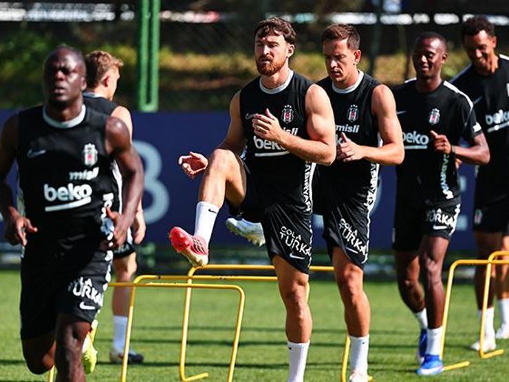 Beşiktaş's preparations for the Midtjylland match continue