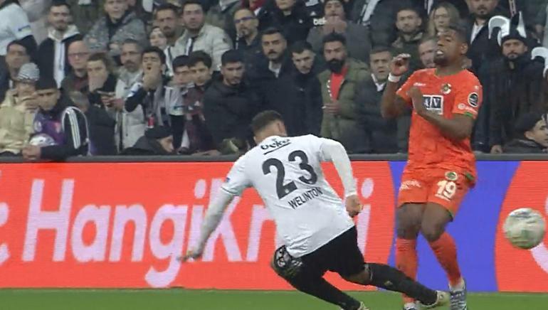Beşiktaş – Alanyaspor maçının tartışmalı pozisyonlarını değerlendirdiler: ‘Kırmızı kart...