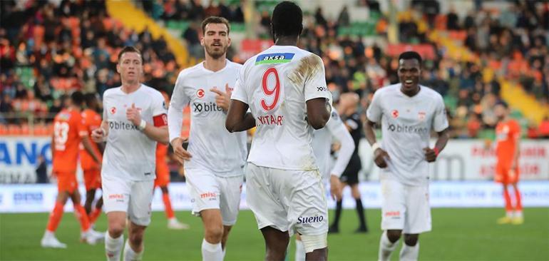 (ÖZET) Alanyaspor - Sivasspor maç sonucu: 0-3 | 8 maç sonra evinde yıkıldı