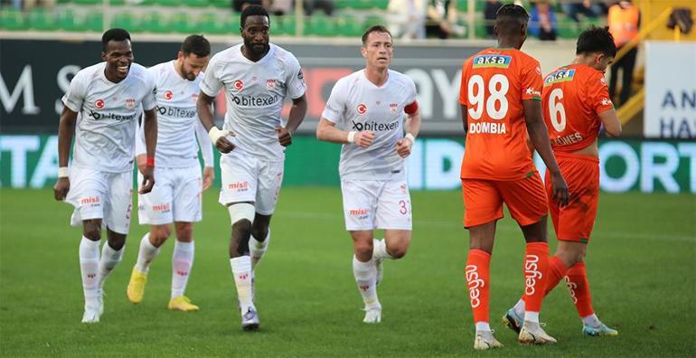 (ÖZET) Alanyaspor - Sivasspor maç sonucu: 0-3 | 8 maç sonra evinde yıkıldı
