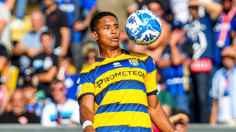 Fenerbahçeli Jayden Oosterwoldeyi eski hocası anlattı Övgü dolu sözler; Güçlü, hızlı ve dinamik